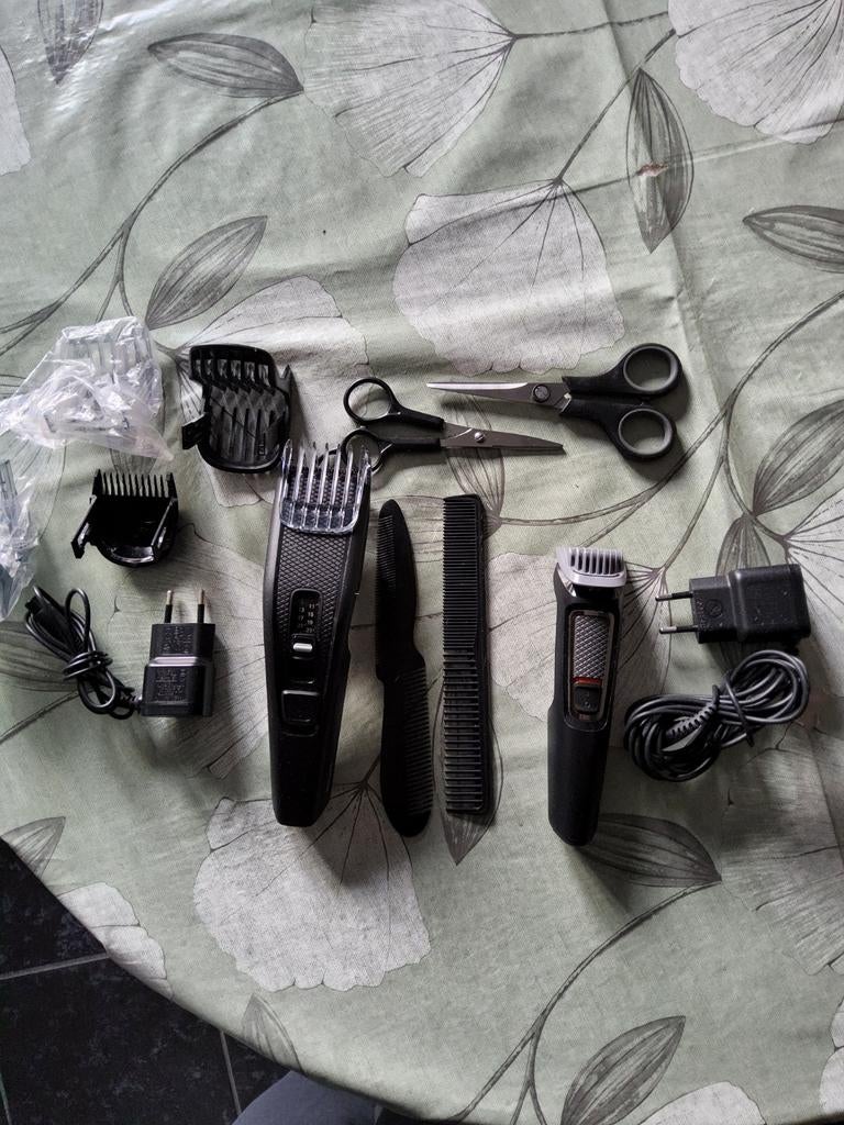 Tondeuse Set: 2 Tondeuses (220V & Accu) + Accessoires, Ophalen of Verzenden