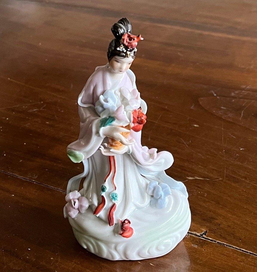 Oosters porselein beeldje, Ophalen of Verzenden