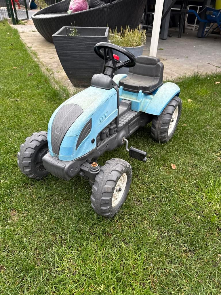 Blauwe speelgoed tractor met pedalen, Ophalen of Verzenden, Gebruikt, Trapvoertuig