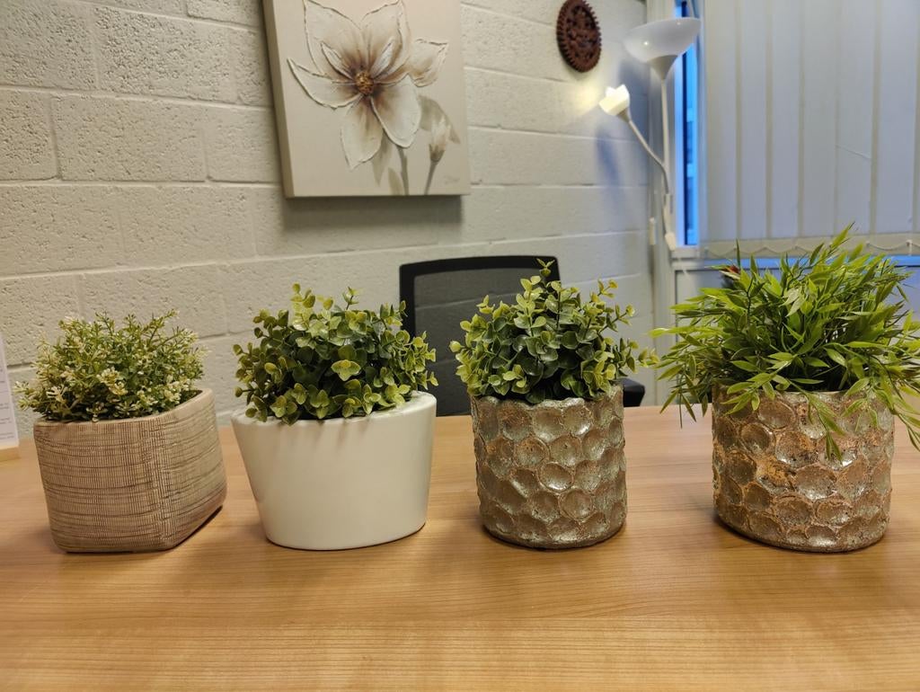 Set van 4 porseleinen potten met kunstplanten, Tuin en Terras, Bloempotten, Ophalen, Gebruikt, Rond, Minder dan 40 cm