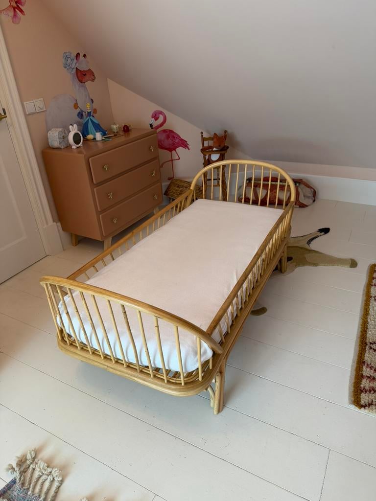 Rotan peuterbed juniorbed bed maat 150x70 cm matras, 70 tot 85 cm, 140 tot 160 cm, Zo goed als nieuw, Ophalen