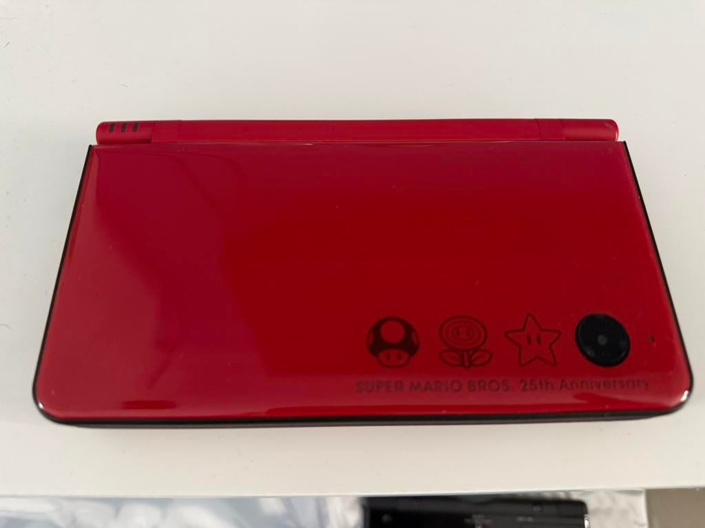 Nintendo DS XL 25TH Mario edition, Spelcomputers en Games, Spelcomputers | Nintendo DS, Ophalen of Verzenden, Zo goed als nieuw