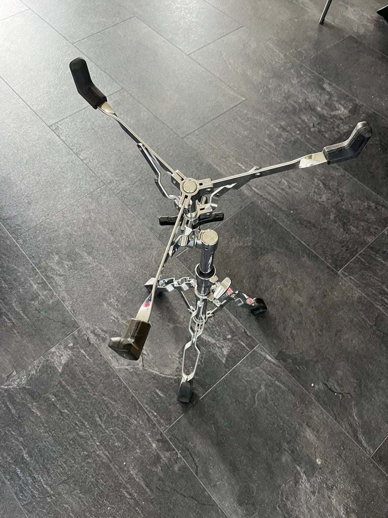 Pearl snaredrum statief | Hardware standaard snare drum, Ophalen, Zo goed als nieuw, Drums of Percussie