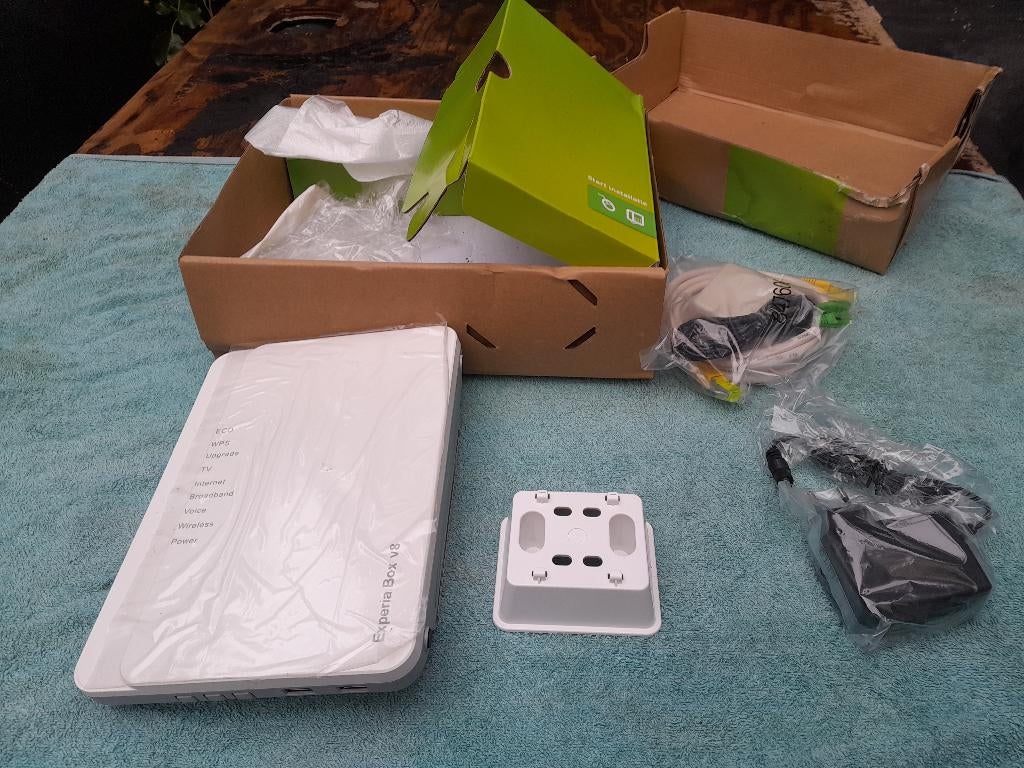 experia box v8 modem router, Computers en Software, Routers en Modems, Ophalen of Verzenden, Nieuw