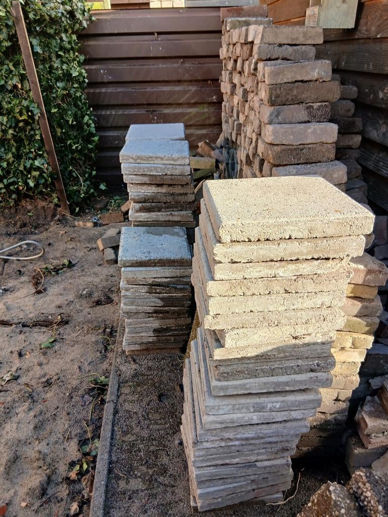 Diverse stenen: bakstenen, tegels en grindtegels, Doe-het-zelf en Verbouw, Metselstenen, Ophalen, Gebruikt, Bakstenen
