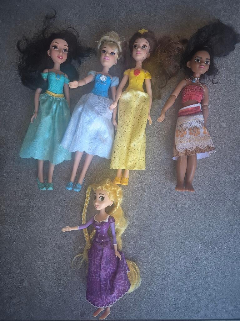 5 mooie poppen, Ophalen of Verzenden, Gebruikt, Barbie