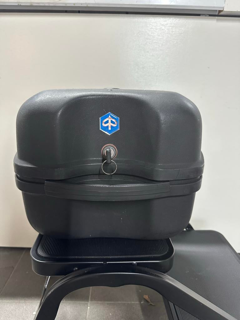 Piaggio Hepco&Becker Topkoffer met bevestigingsplaat, Ophalen, Gebruikt