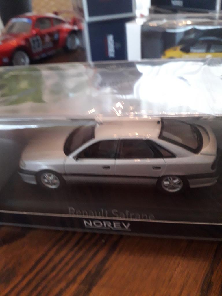 Renault Safrane Baccara Bi Turbo Grijs Norev 1/43, Hobby en Vrije tijd, Modelauto's | 1:43, Ophalen of Verzenden, Nieuw, Auto