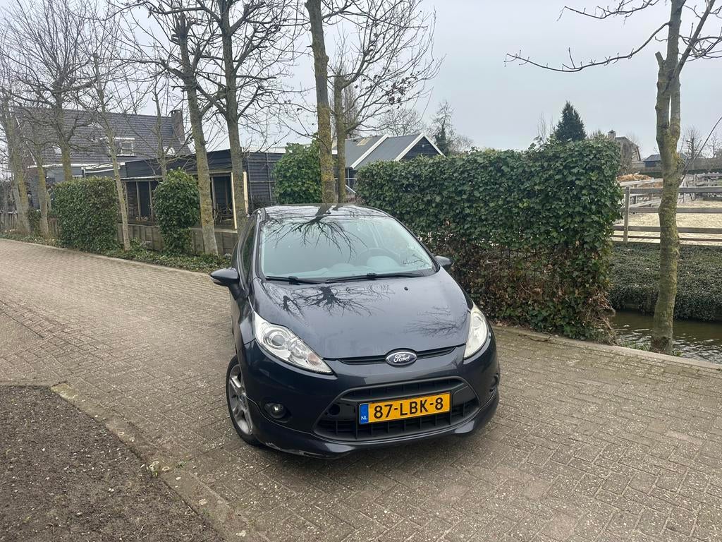Ford Fiësta 1.6 2010, Auto's, 1596 cc, 31 €/maand, 4 cilinders, Origineel Nederlands