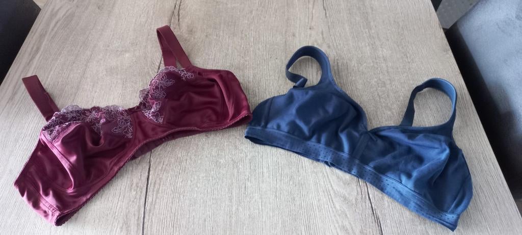 Twee BH's, bordeauxrood en blauw, Kleding | Dames, Ondergoed en Lingerie, Ophalen of Verzenden, Blauw, BH