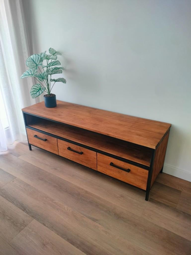 Mooi tv-meubel Romaro van teakhout – Pronto Wonen, Ophalen, 100 tot 150 cm, Teakhout, Zo goed als nieuw