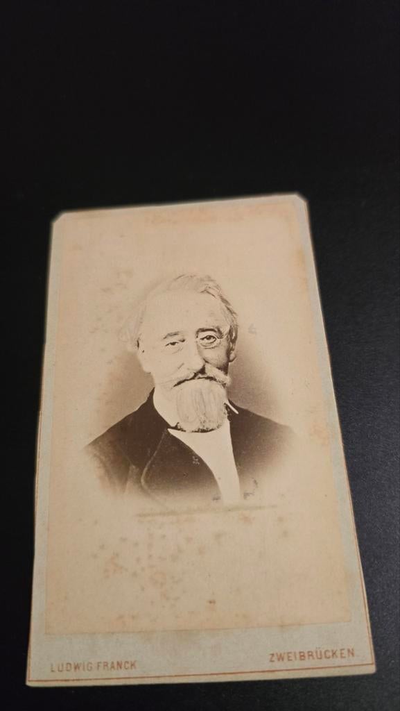 Antieke Carte de Visite: Portret van een heer met baard, Ophalen of Verzenden, Voor 1940, Gebruikt, Kind