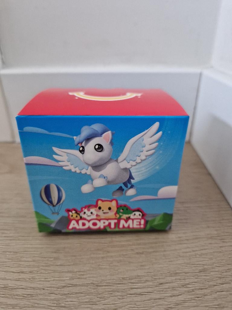 Happy Meal Adopt me, Ophalen of Verzenden, Nieuw