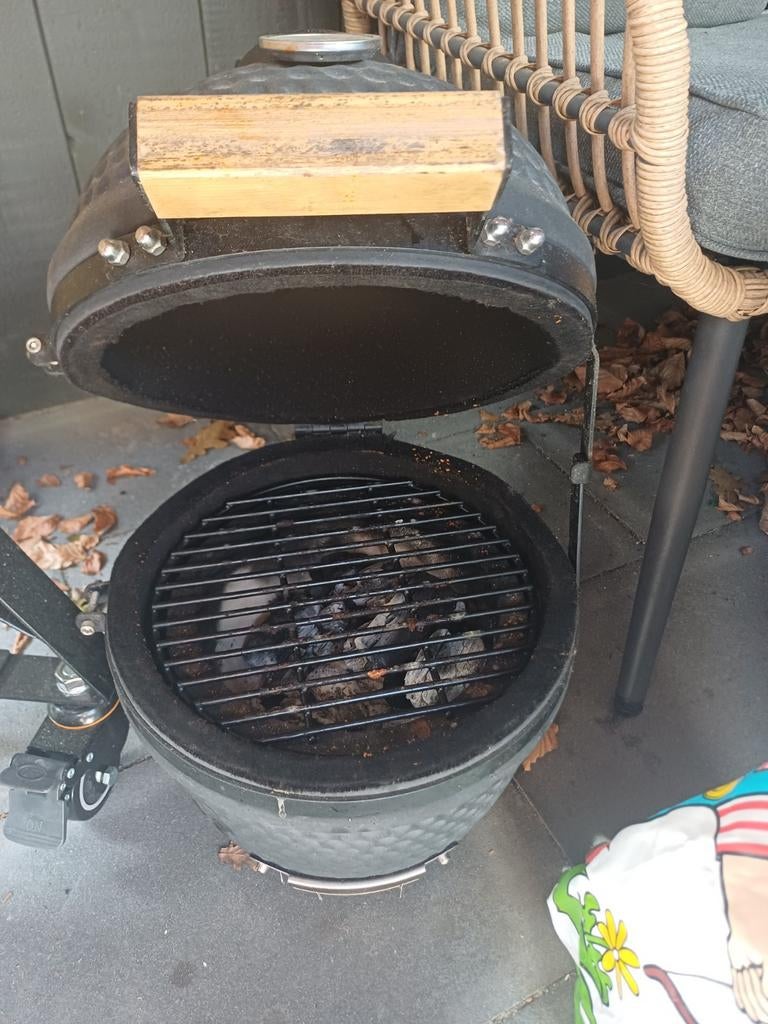 Kamado BBQ - goede staat!, Tuin en Terras, Houtskoolbarbecues, Ophalen, Gebruikt