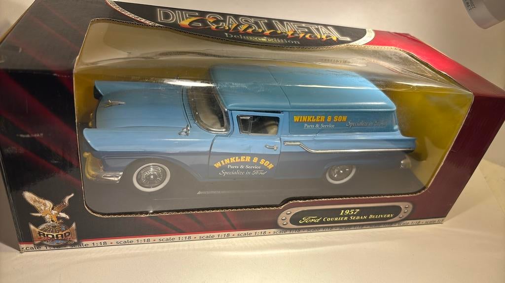 Ford courier sedan delivery road signature 1.18, Hobby en Vrije tijd, Modelauto's | 1:18, Overige merken, Ophalen of Verzenden