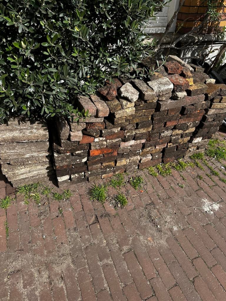 Diverse oude bakstenen en tegels, Doe-het-zelf en Verbouw, Metselstenen, Ophalen, Gebruikt, Bakstenen