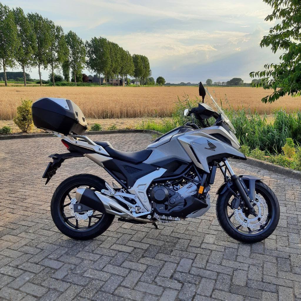 Nederlandse NC 750 X met topkoffer en andere assesoires, Motoren, 2 cilinders, 745 cc, Motorrijbewijs A, Particulier