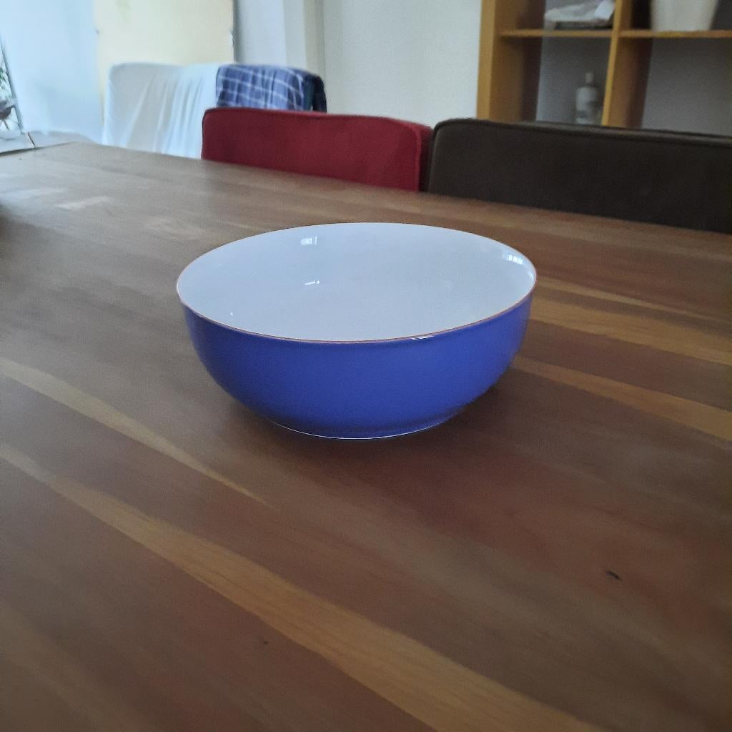 Saladeschaal paarsblauw van Tognana Italy  doorsnee 24 cm/h8, Huis en Inrichting, Ophalen, Keramiek, Effen, Schaal of Schalen