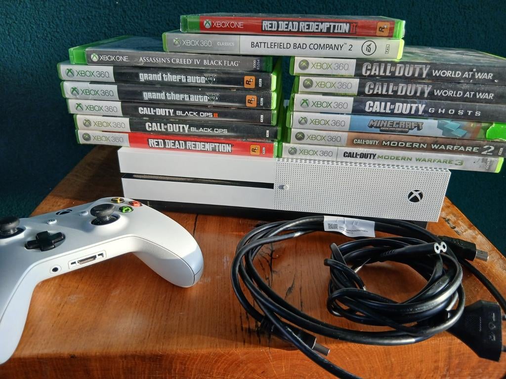 X-box One S met diverse spellen, Spelcomputers en Games, Xbox One S, Ophalen of Verzenden, Zo goed als nieuw, Met 1 controller
