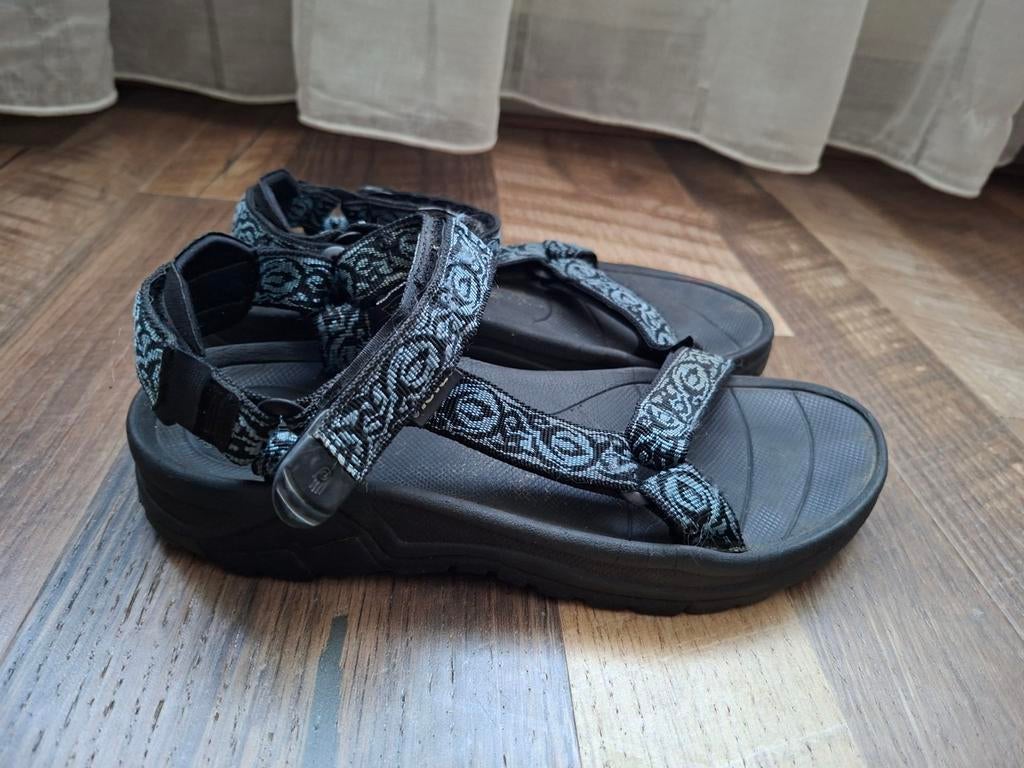 Teva Maat 40, Kleding | Dames, Schoenen, Ophalen of Verzenden, Zo goed als nieuw, Sandalen of Muiltjes