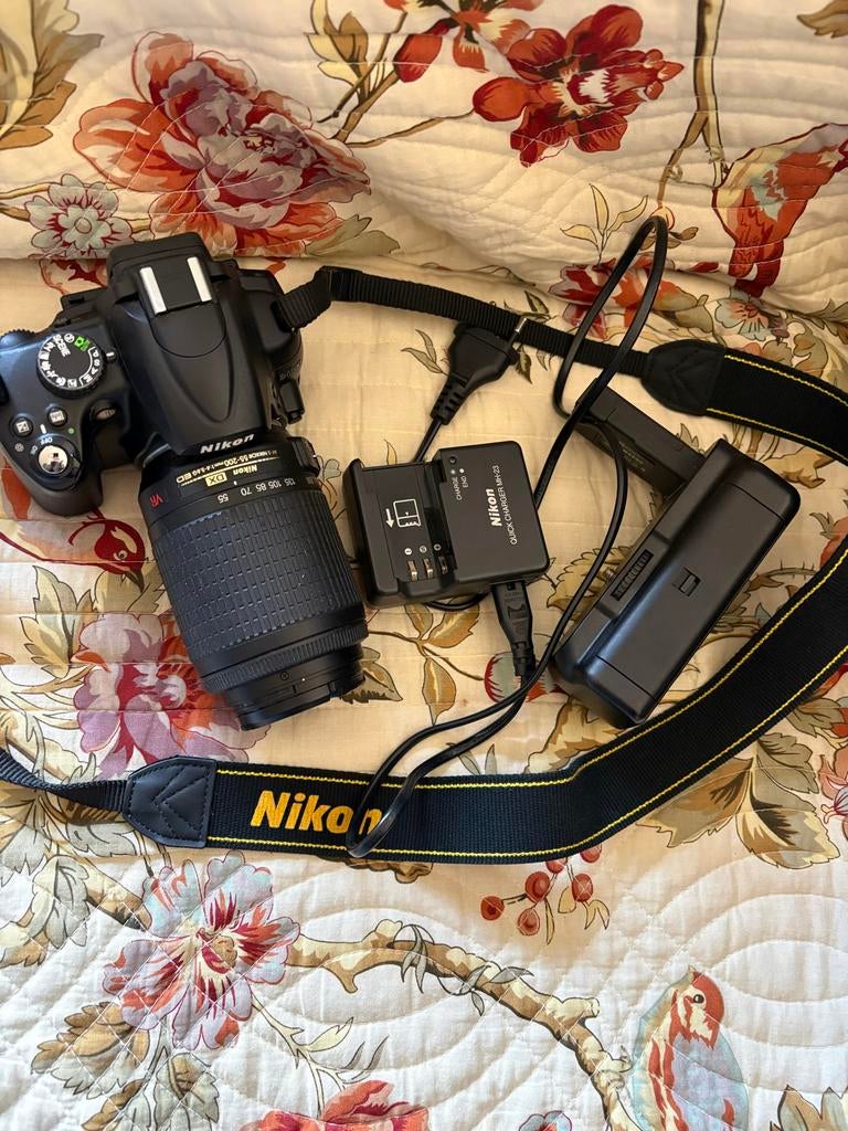 Nikon D5000 Spiegelreflexcamera met DX 55-200mm ED VR lens, Gebruikt, Spiegelreflex, Ophalen of Verzenden, 4 t/m 7 keer