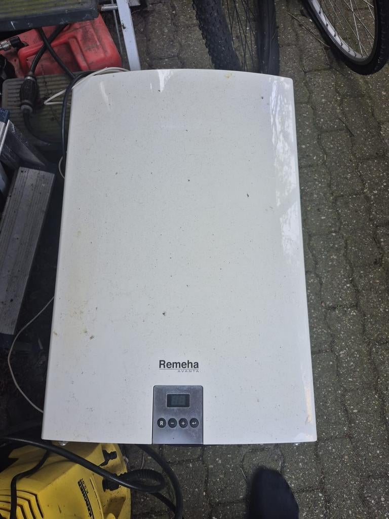 Cv ketel Remeha avanta 28C
BJ: 2014, Ophalen, Gebruikt, Geiser, Minder dan 20 liter