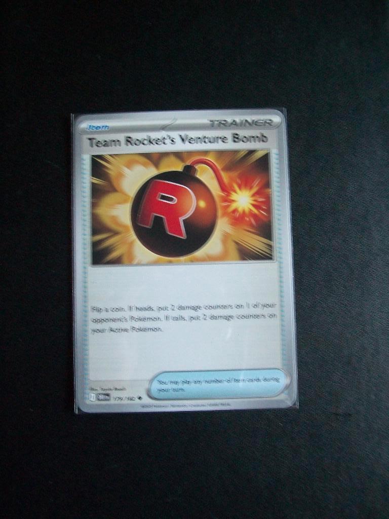 8423: Nieuwe Pokemon Kaart ROCKET's VENTURE BOMB (179/182), Hobby en Vrije tijd, Verzamelkaartspellen | Pokémon, Verzenden, Nieuw