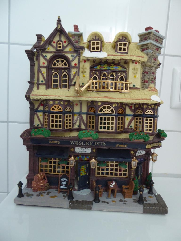 Lemax Item - Facade Wesley pub -  ik ruim op, Ophalen of Verzenden, Nieuw