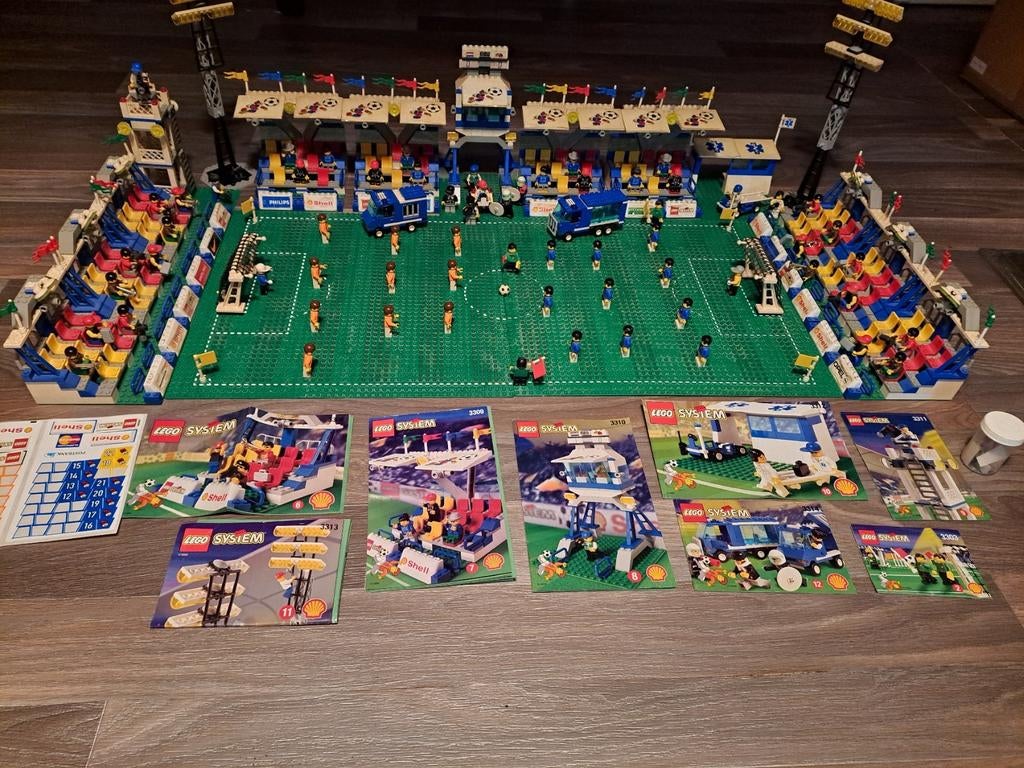Compleet lego voetbal stadion met bouwtekening Z.G.A.N, Ophalen, Overige thema's, Lego, Zo goed als nieuw