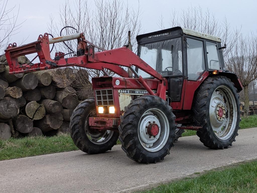 International IHC 844-S, Zakelijke goederen, Ophalen, Onbekend, Onbekend, Onbekend