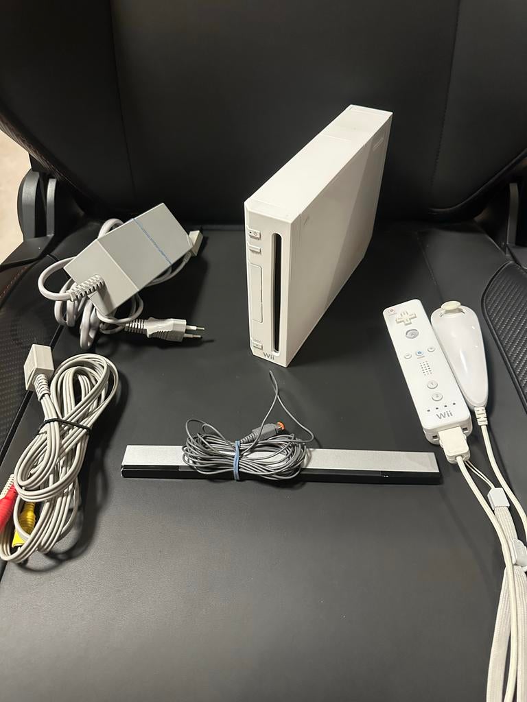 Complete Wii console met 3 games naar keuze, Ophalen of Verzenden, Gebruikt, Met 1 controller, Met games