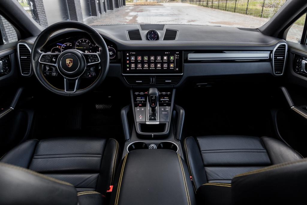 Porsche Cayenne Coupé 3.0 E-Hybrid Pl. Ed. | Carbon Ext | L, 14 kWh, Gebruikt, 2995 cc, Zwart