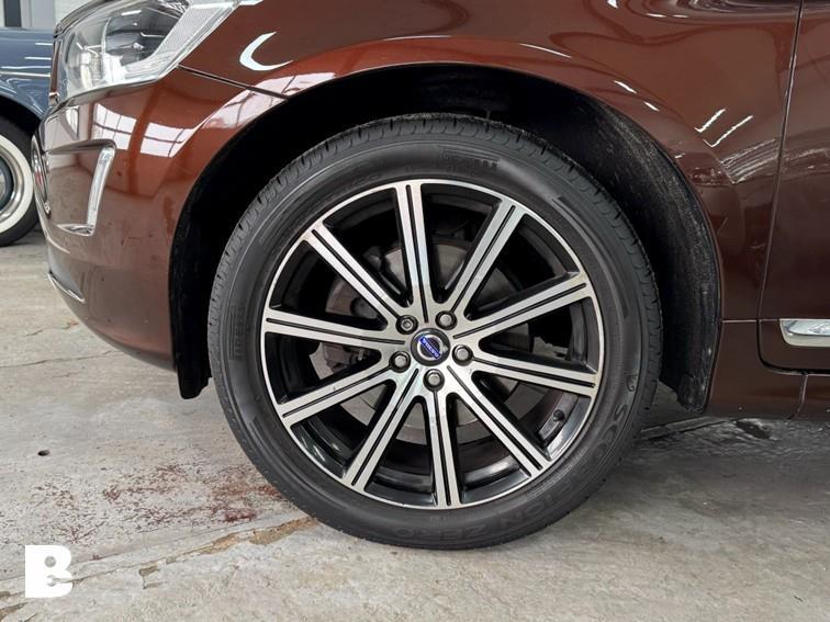 Volvo XC60 2.0 T5 FWD Summum, vol opties, 15 km/l, Gebruikt, 4 cilinders, 1622 kg