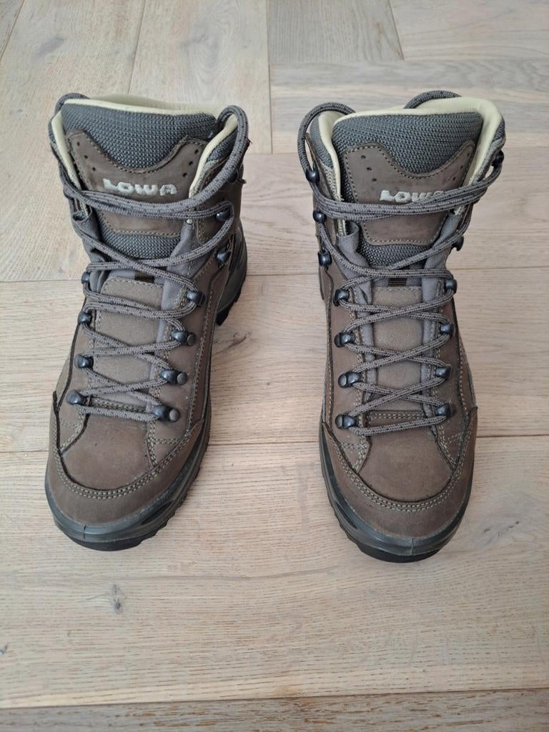 Lowa hoge wandelschoenen dames UK 6 / EU 39.5, Ophalen of Verzenden, Zo goed als nieuw, Schoenen