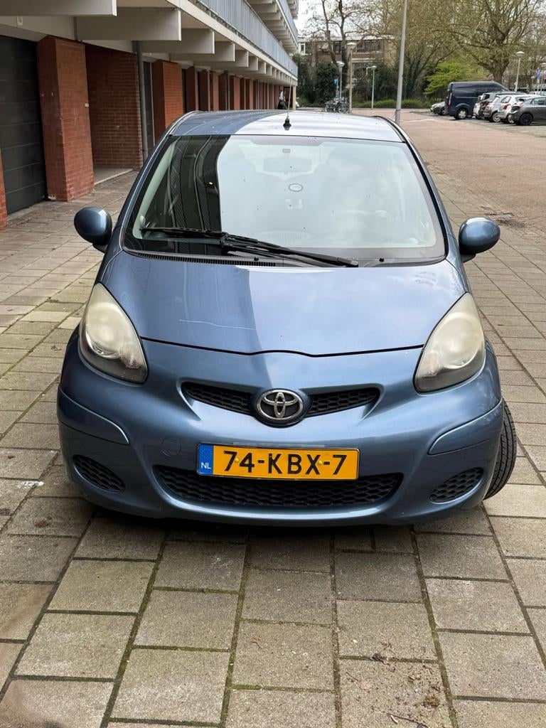 Toyota Aygo 1.0 12V Vvt-i 5DRS 2009 Blauw, Voorwielaandrijving, 68 pk, Origineel Nederlands, Handgeschakeld