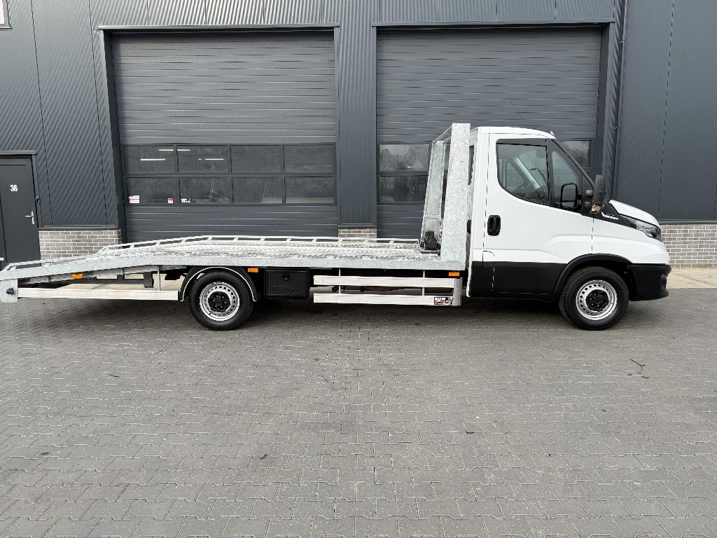 Iveco Daily 35S16 2.3 Automaat Autotransporter Airco Cruise, Auto's, Bestelauto's, Wit, Origineel Nederlands, Bedrijf, Autotrust