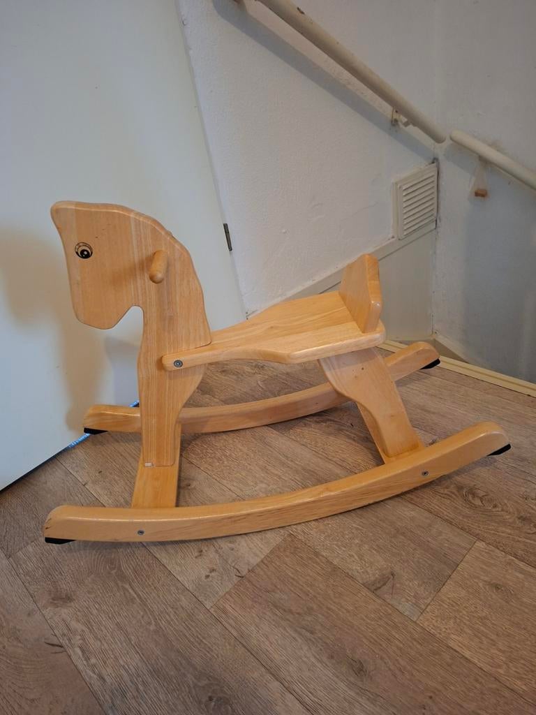 Houten hobbelpaard, Ophalen