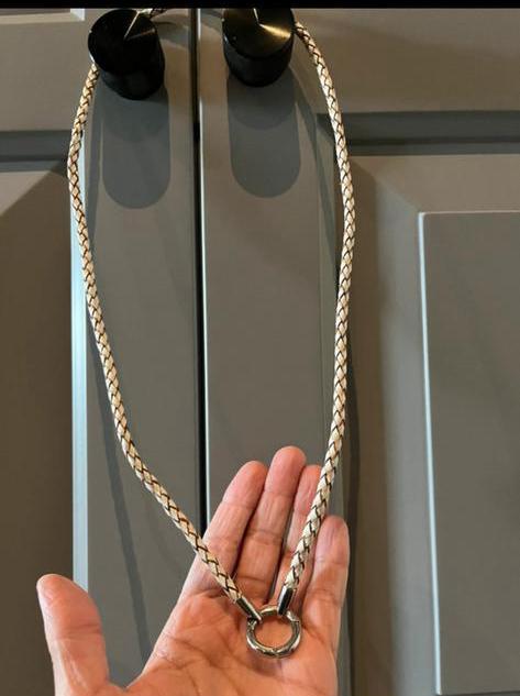 Prachtige wit lederen Mi Moneda ketting Zomer!, Ophalen of Verzenden, Zo goed als nieuw, Wit