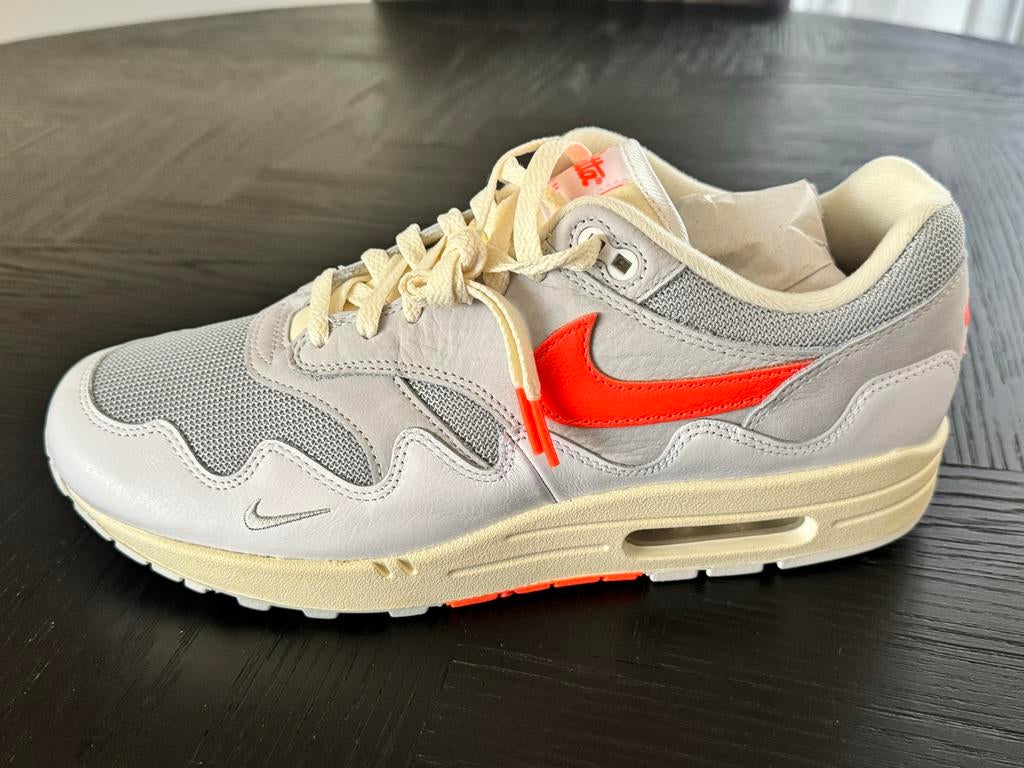 Nike Air Max 1 Patta White Crimson-Pure Platinum maat 45,5, Ophalen of Verzenden, Nieuw, Wit, Sneakers of Gympen