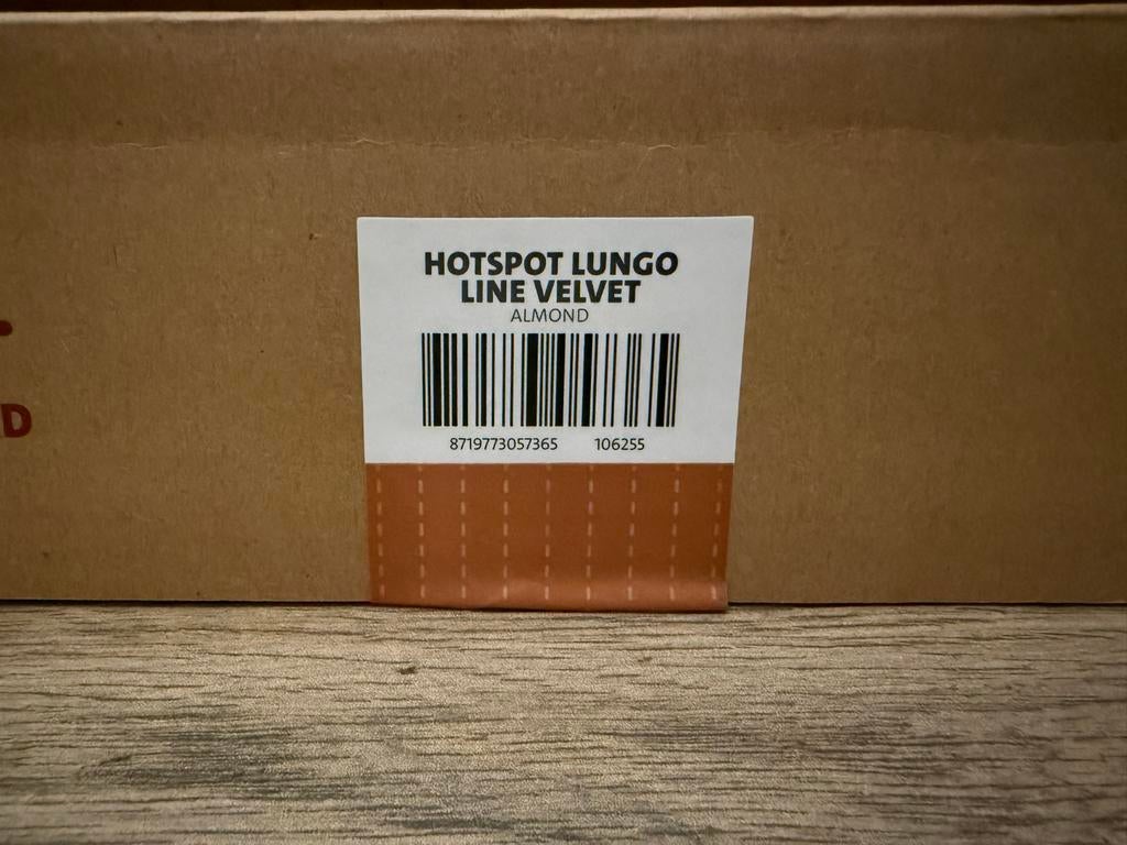 Fatboy Hotspot Lungo Verwarmd Kussen - Almond, Huis en Inrichting, Woonaccessoires | Kussens, Ophalen, Zo goed als nieuw, Beige