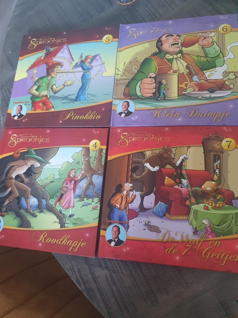 Te koop 4 Studio 100 Sprookjes boeken met cd, Boeken, Luisterboeken, Ophalen of Verzenden