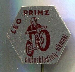 Leo Prinz motorkleding Alkmaar blik speldje ( G_147a ), Verzenden, Zo goed als nieuw, Sport, Speldje of Pin