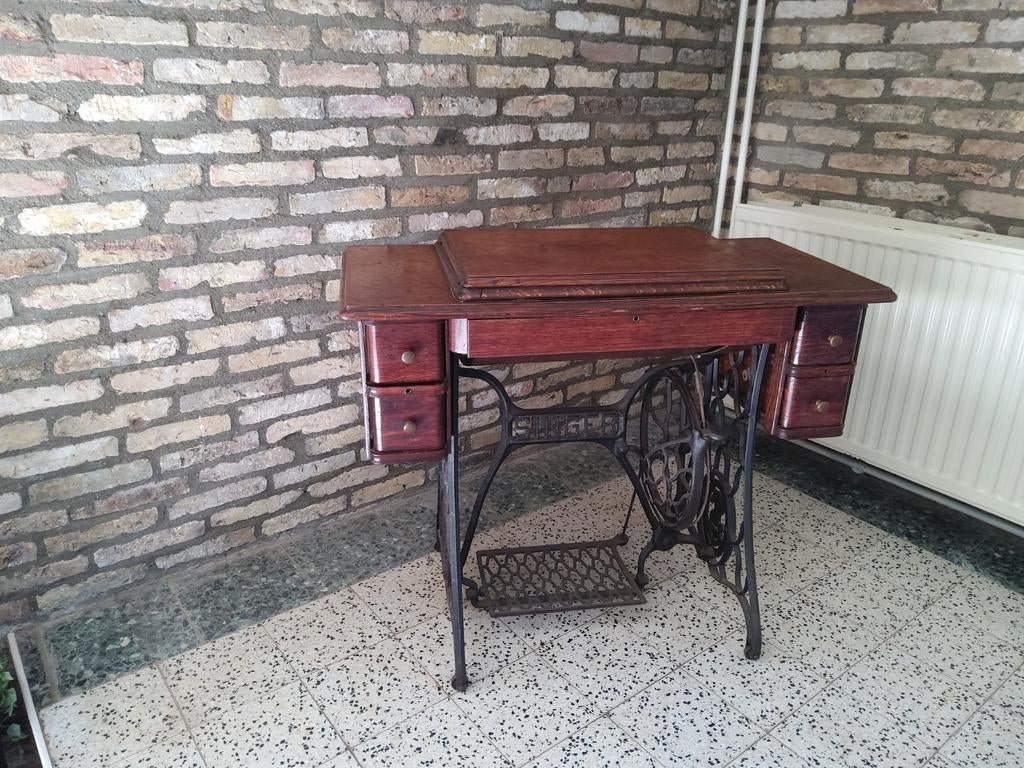 Antieke Singer trapnaaimachine met houten kast model 66, Ophalen