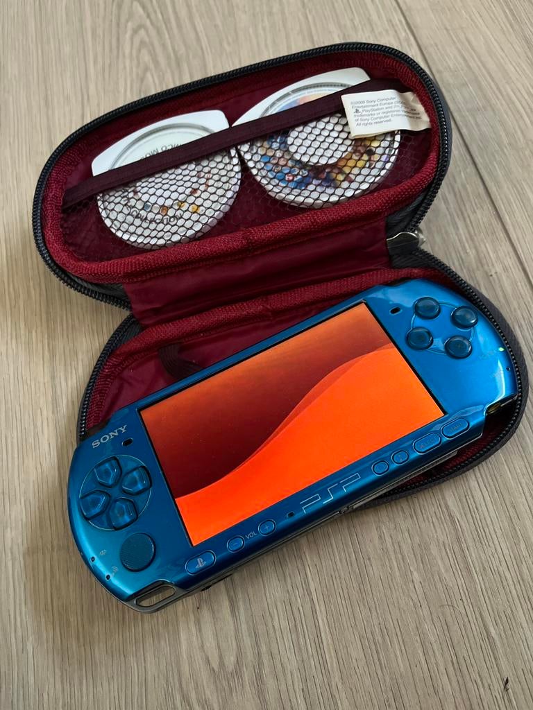 Sony PSP 3000 (3004) Slim & Lite Gecracked (CFW) + 18 Games, Spelcomputers en Games, Ophalen, Gebruikt, Met games