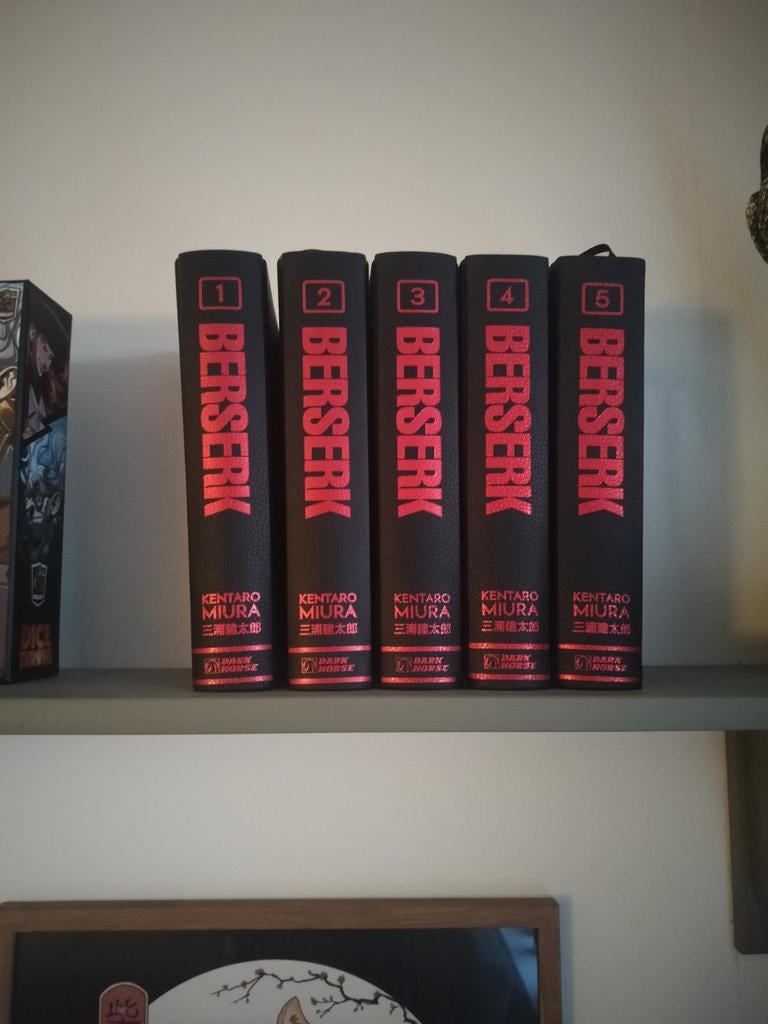 Berserk deluxe edition volumes 1 to 5, Ophalen of Verzenden, Zo goed als nieuw, Medisch