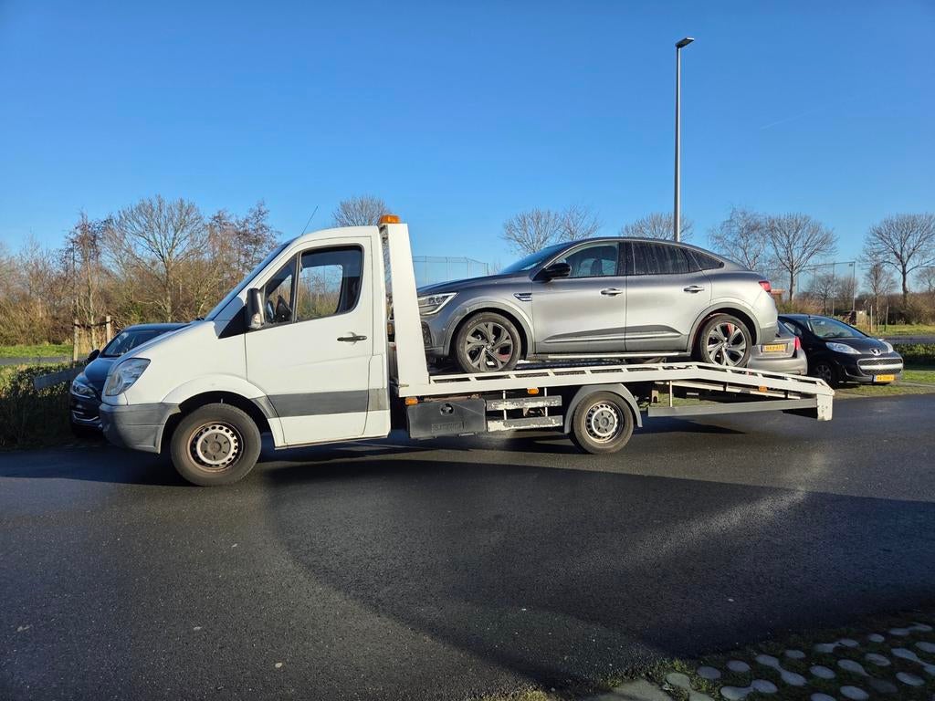 Autotransport Autoambulance sleepdienst sleepwagen pechhulp, Diensten en Vakmensen, Koeriers, Chauffeurs en Taxi's