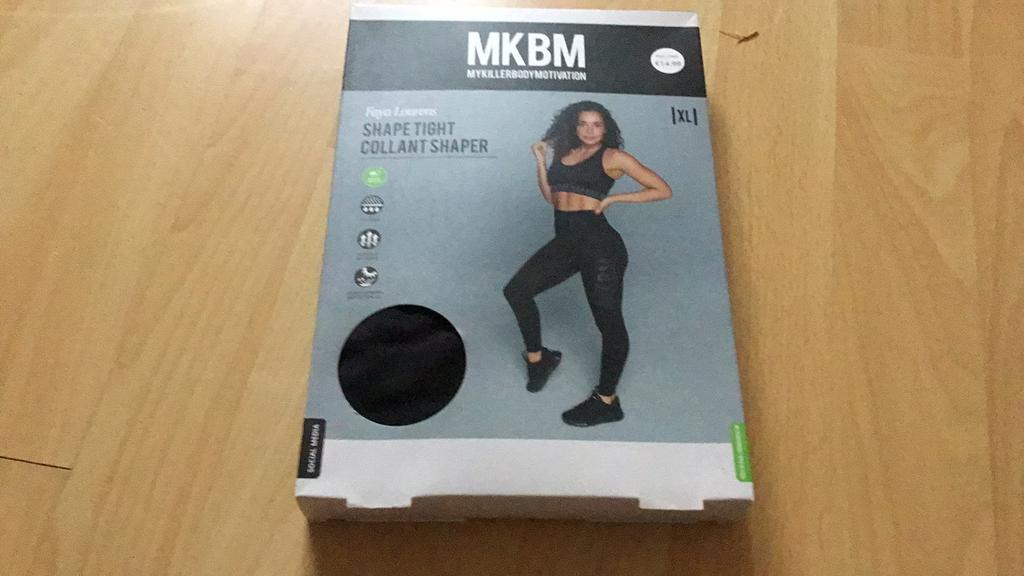 Een lange sportbroek en een sportshirt nieuw, Kleding | Dames, Sportkleding, Ophalen, Zwart, Maat 46/48 (XL) of groter, Nieuw