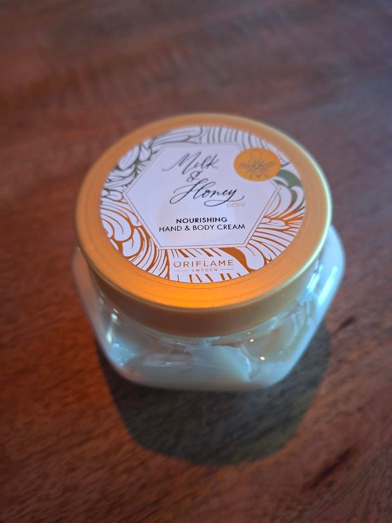 Oriflame Milk & Honey hand & body creme, Ophalen of Verzenden, Nieuw, Bodylotion, Crème of Olie