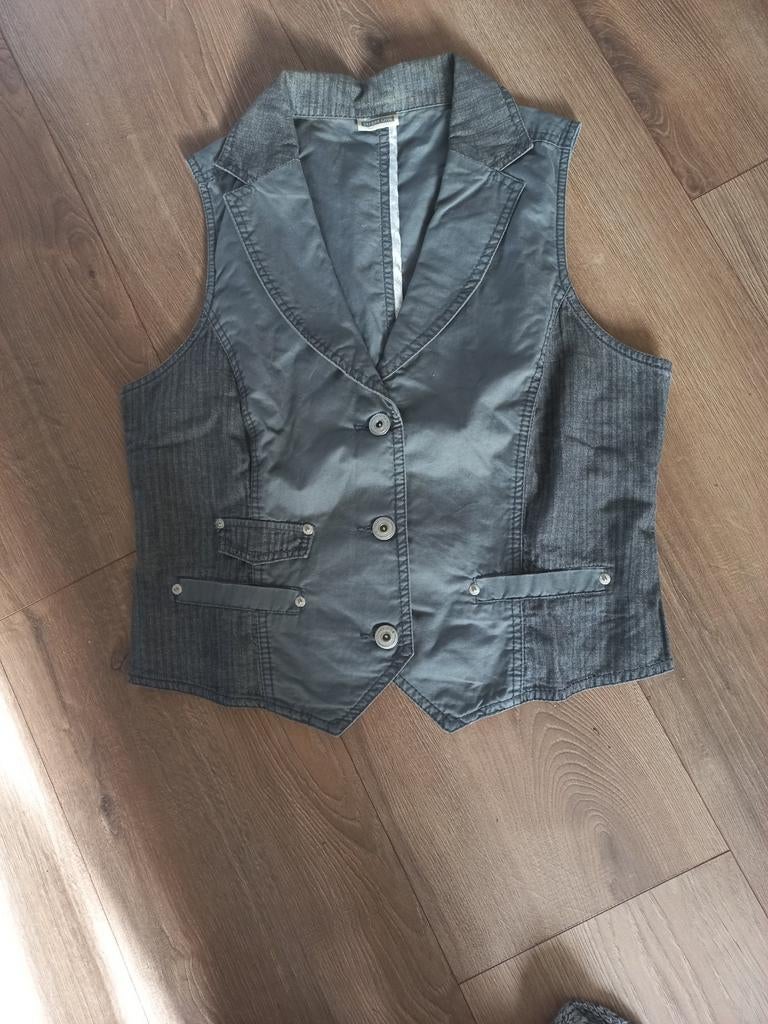 Mooi hesje / gilet maat 44., Maat 38/40 (M), Ophalen of Verzenden, Grijs, Onbekend