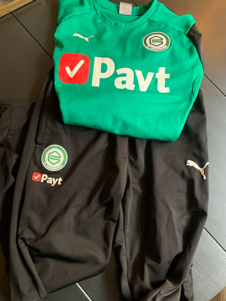 FC Groningen Trainingspak - Maat M (shirt), L (broek), Maat M, Ophalen of Verzenden, Zo goed als nieuw, Trainingspak